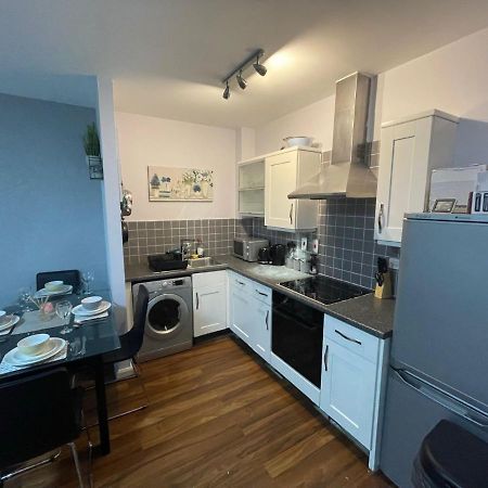 Seven Suites - Beautiful 2-Bed Apartment With Parking In Watford Central Luaran gambar