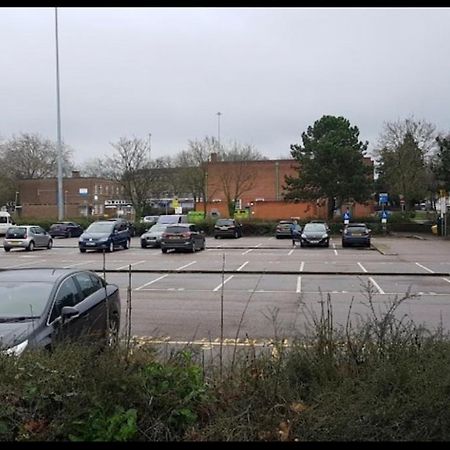 Seven Suites - Beautiful 2-Bed Apartment With Parking In Watford Central Luaran gambar