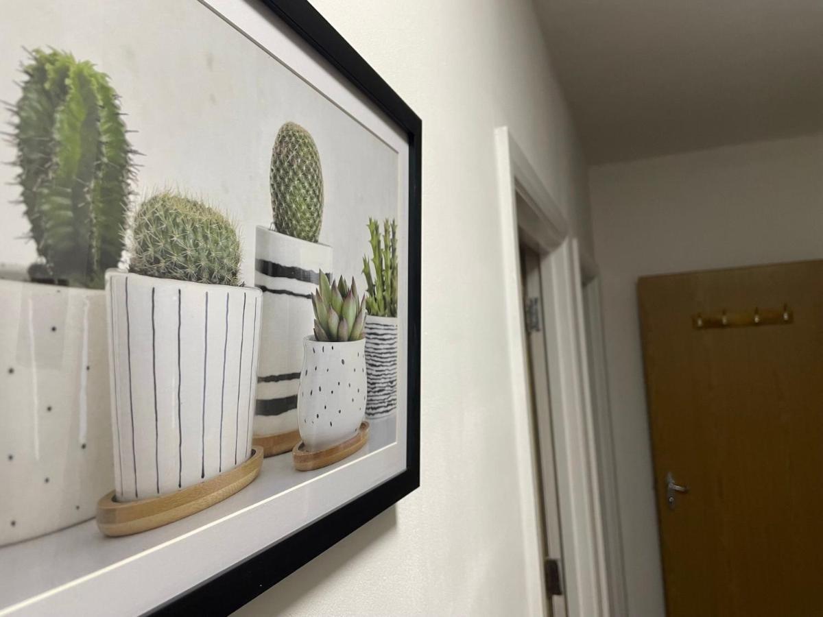 Seven Suites - Beautiful 2-Bed Apartment With Parking In Watford Central Luaran gambar