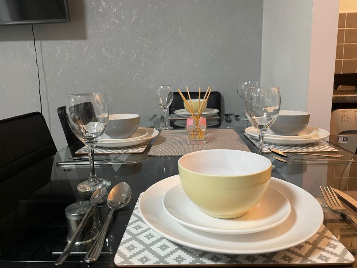 Seven Suites - Beautiful 2-Bed Apartment With Parking In Watford Central Luaran gambar