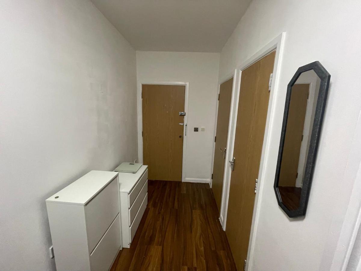 Seven Suites - Beautiful 2-Bed Apartment With Parking In Watford Central Luaran gambar