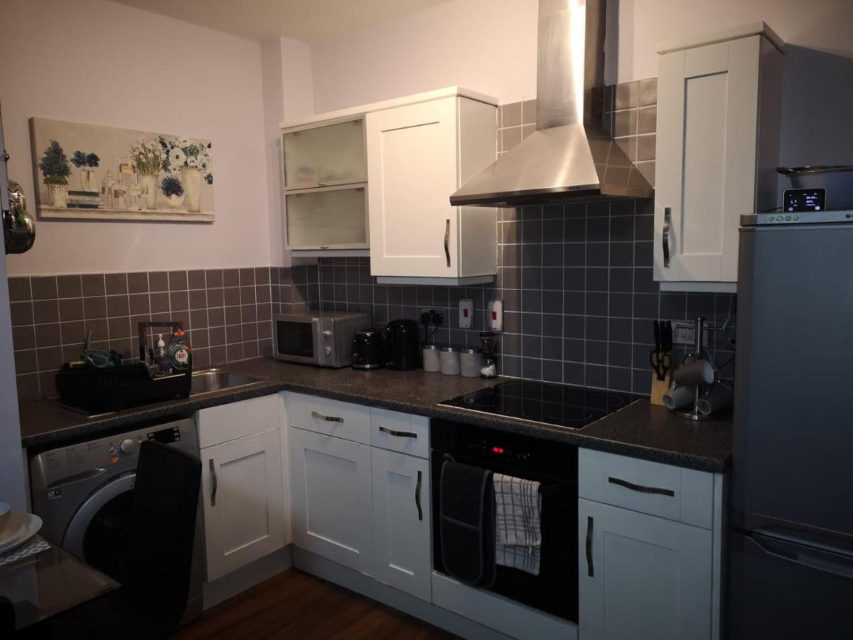 Seven Suites - Beautiful 2-Bed Apartment With Parking In Watford Central Luaran gambar