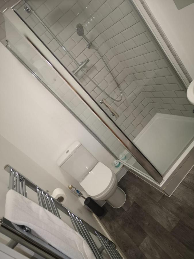Seven Suites - Beautiful 2-Bed Apartment With Parking In Watford Central Luaran gambar