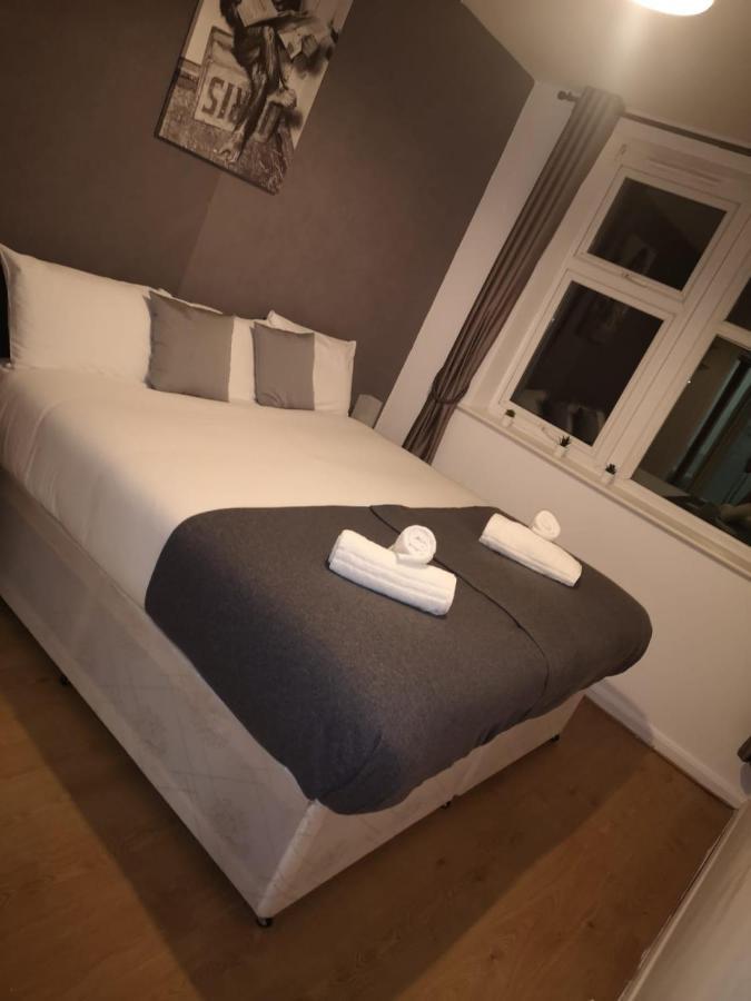 Seven Suites - Beautiful 2-Bed Apartment With Parking In Watford Central Luaran gambar