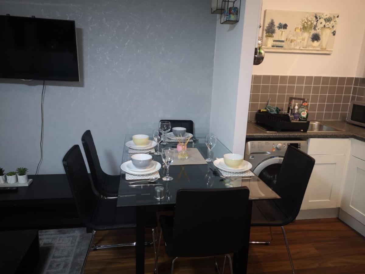 Seven Suites - Beautiful 2-Bed Apartment With Parking In Watford Central Luaran gambar