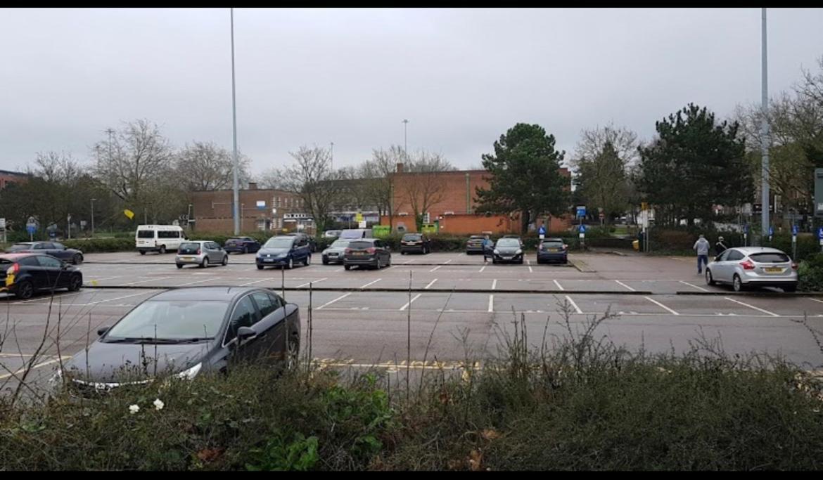 Seven Suites - Beautiful 2-Bed Apartment With Parking In Watford Central Luaran gambar