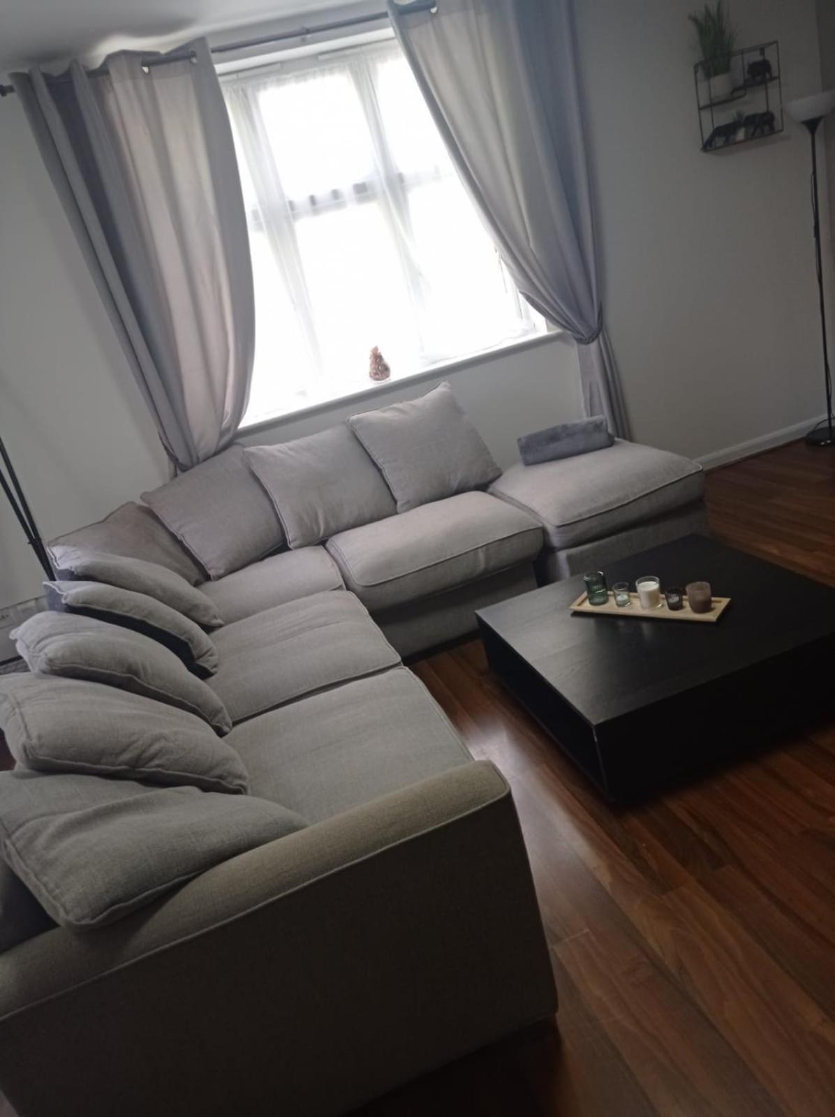 Seven Suites - Beautiful 2-Bed Apartment With Parking In Watford Central Luaran gambar